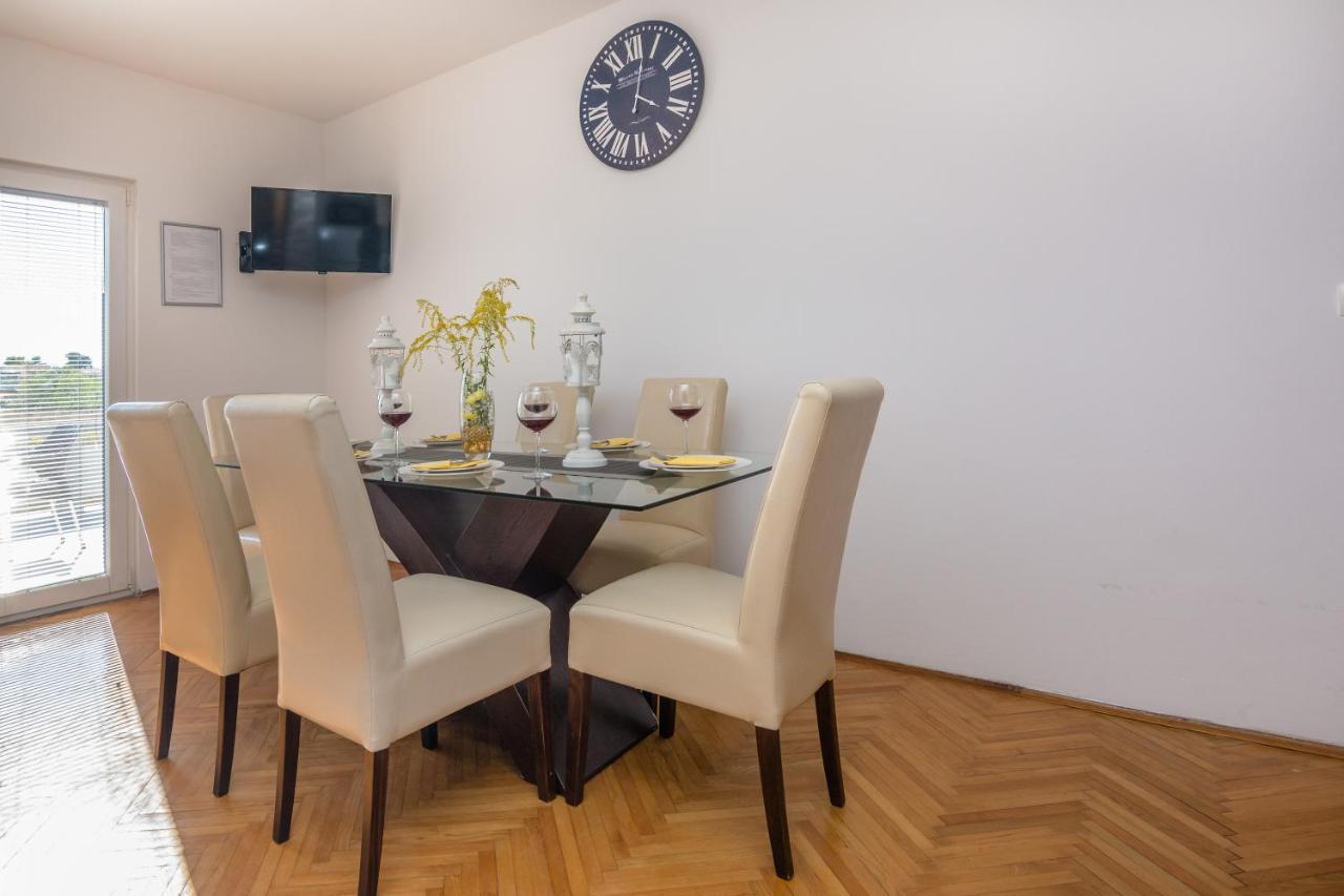 Apartment K&L Vir Luaran gambar