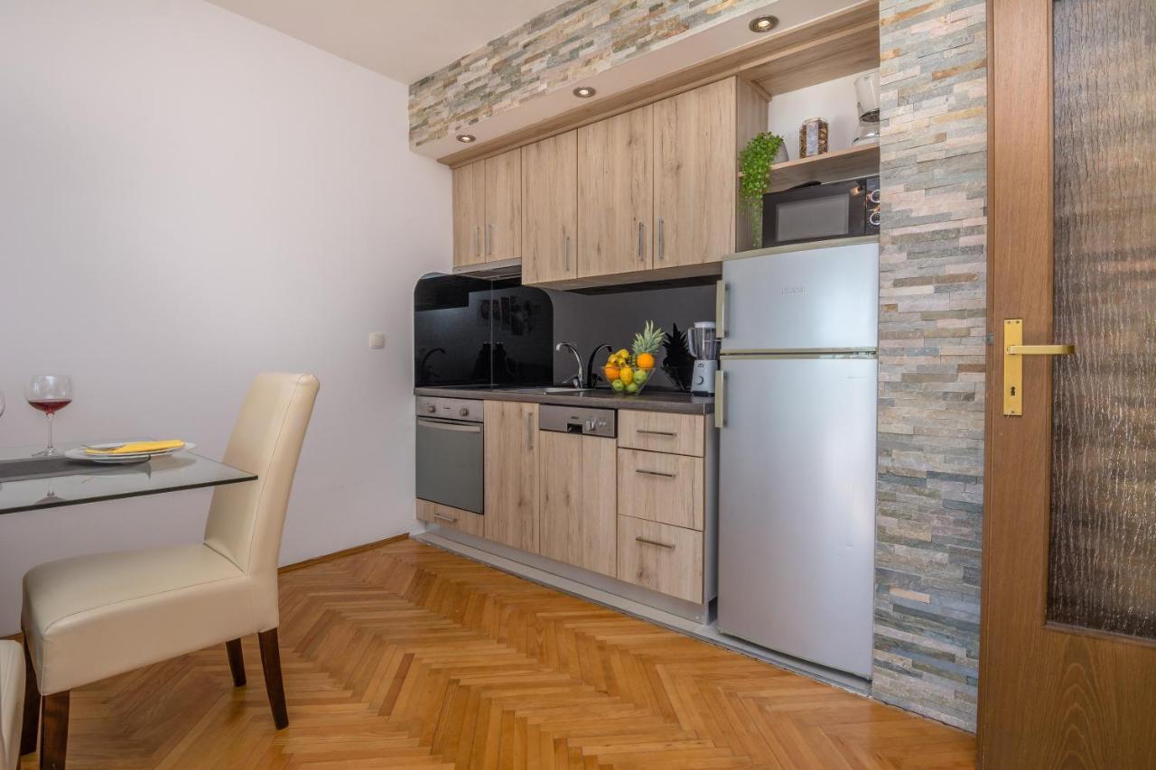 Apartment K&L Vir Luaran gambar
